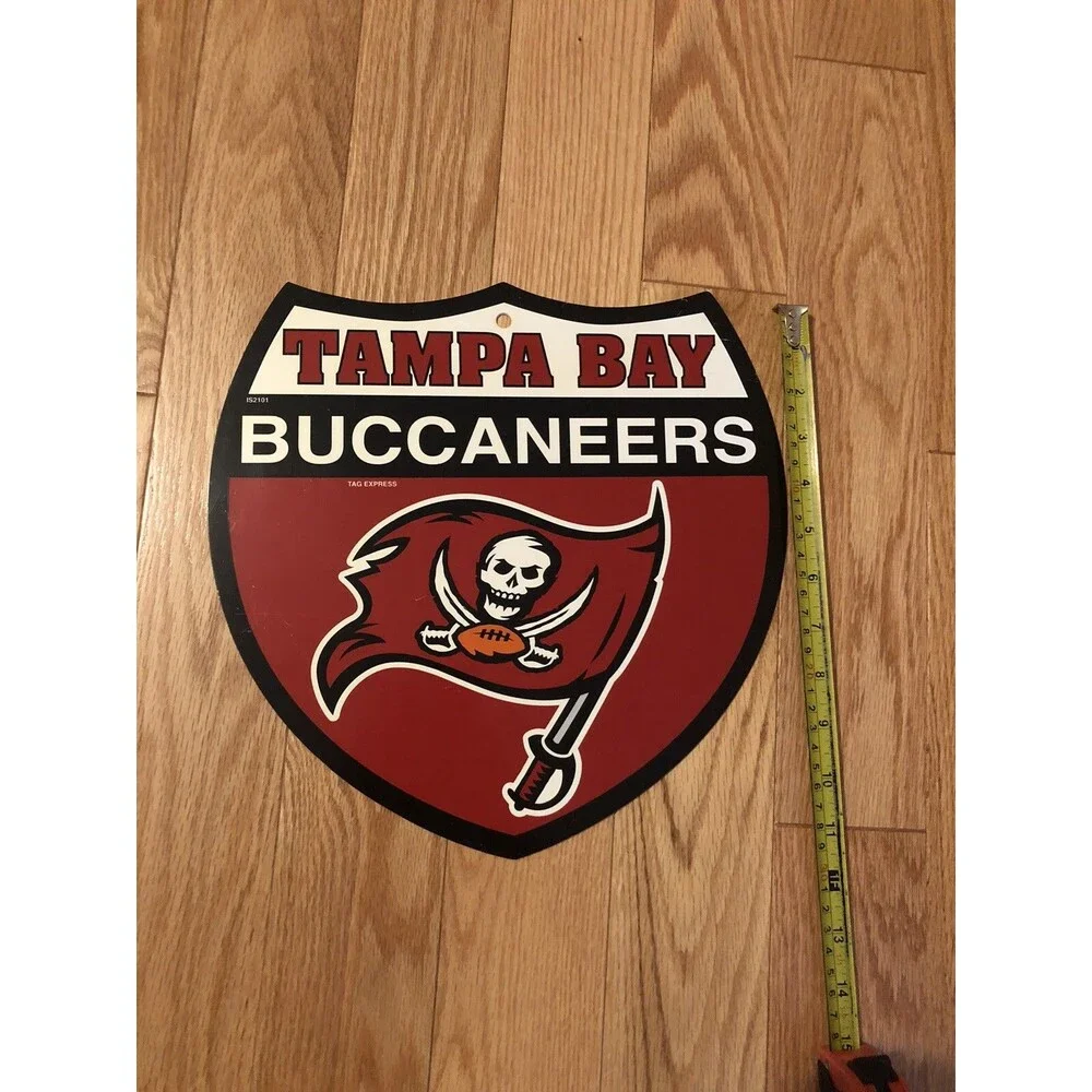 Tampa Bay Buccaneers NFL Graphic Logo‎ Wall Shield Pre-Owned Good Condition